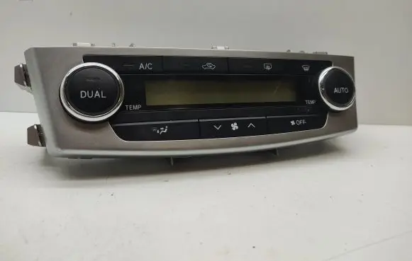Toyota Avensis T270 Climate control unit 5590005541