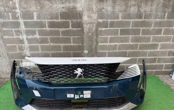Peugeot 3008 II Front bumper 