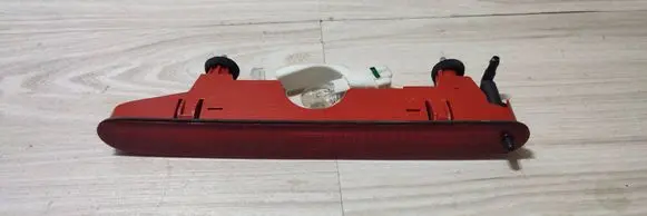 Third/center stoplight