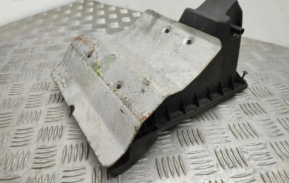 Seat Exeo (3R) Air filter box cover 3R0133837