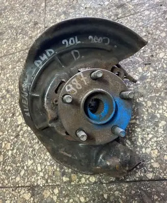 Toyota Avensis T250 Front wheel hub