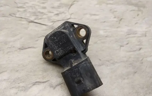 Skoda Octavia Mk1 (1U) Air pressure sensor 038906051 0281002177