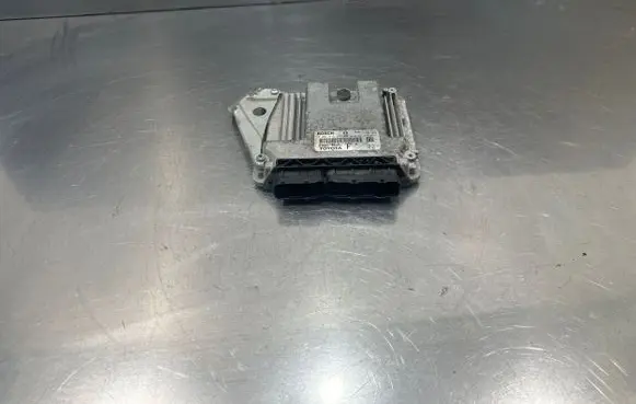 Toyota Yaris Engine control unit/module 0281015393 896610D491 1039S33137