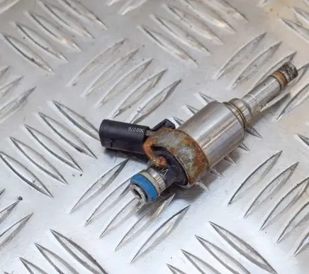 Audi Q3 8U Fuel injector 06H906036G 0261500076