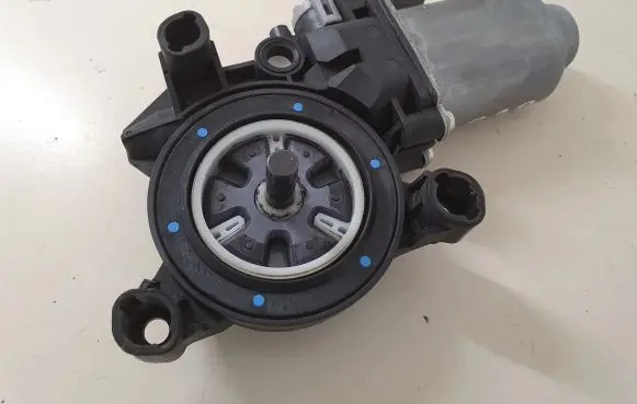 Volkswagen Up Front door window regulator motor 6RU959801