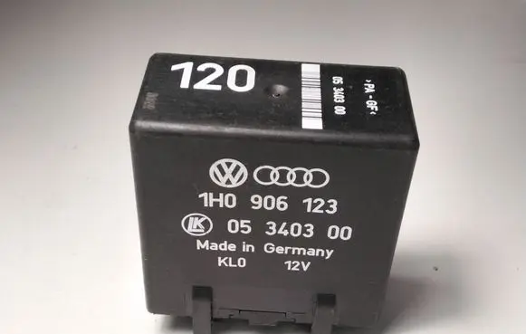 Audi A4 S4 B5 8D Other relay 1H0906123 05340300