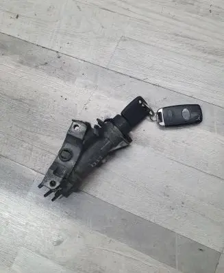 Audi A4 S4 B5 8D Ignition lock 4B0905851B