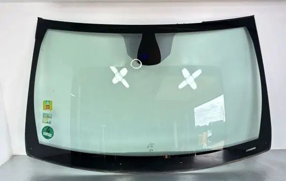 Jeep Grand Cherokee Front windscreen/windshield window 