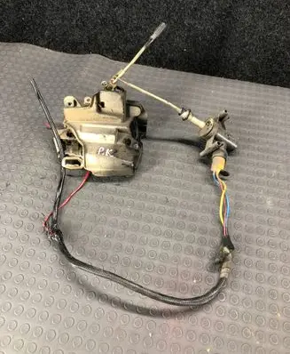 Mercedes-Benz S W126 Front door lock 1237230108