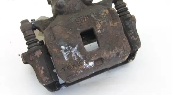 Mitsubishi L200 Front brake caliper