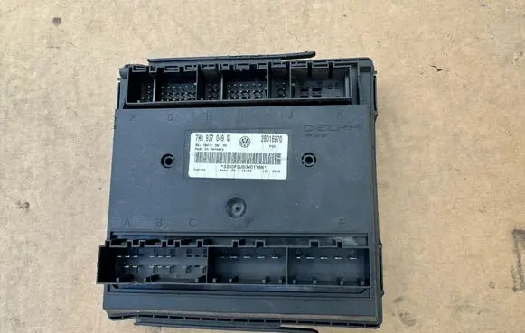 Volkswagen Transporter - Caravelle T5 Comfort/convenience module 7H0937049Q