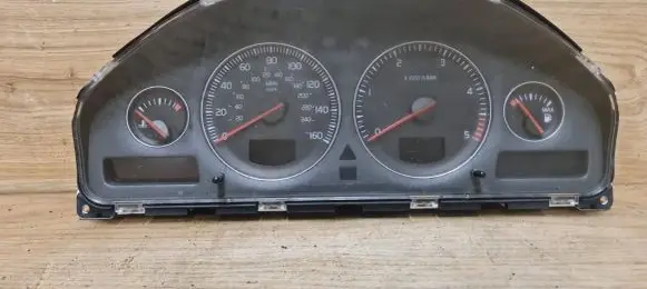 Volvo XC70 Speedometer (instrument cluster) 30746112