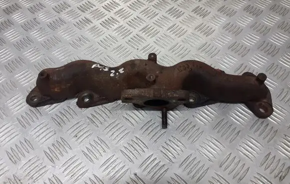 Nissan Primera Exhaust manifold 5M800