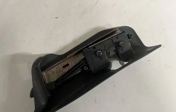 Volvo S40, V40 Seat back rest lock catch 8500335
