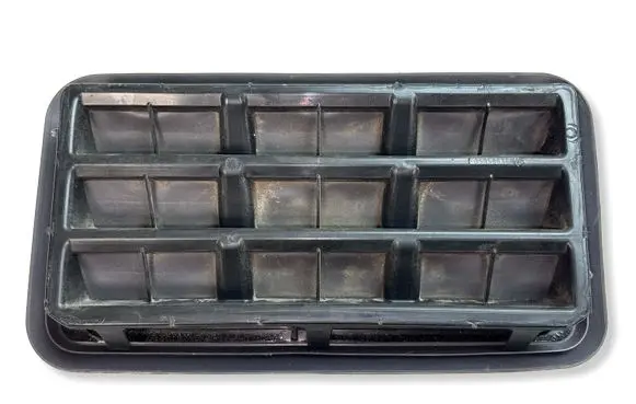 Dodge Charger Quarter panel pressure vent 05058636A