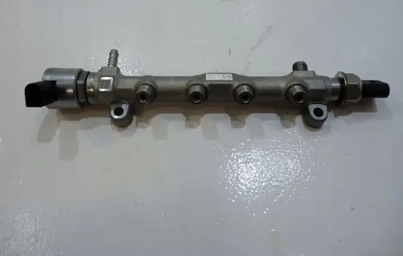 Seat Alhambra (Mk2) Fuel main line pipe