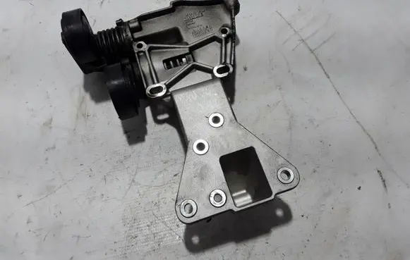Volvo V40 Generator/alternator bracket 31401077