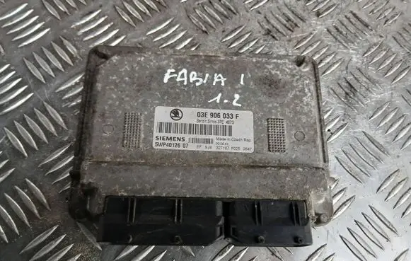 Skoda Fabia Mk1 (6Y) Engine control unit/module ECU 03E906033F 5WP4012607 3PE4673