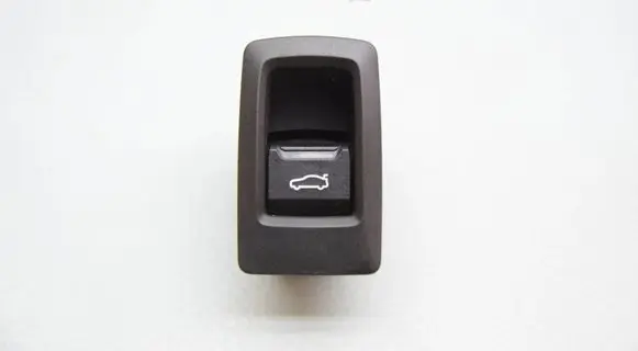 BMW X1 U11 Tailgate/boot open switch button 5A2BCB6 5A26A31