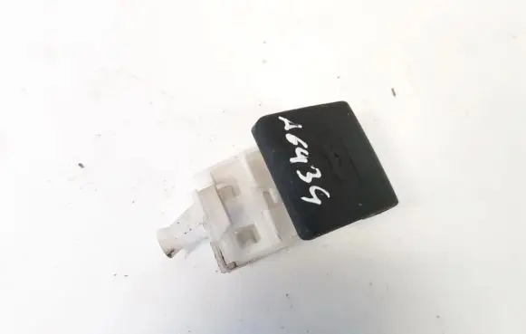 Engine bonnet (hood) release handle