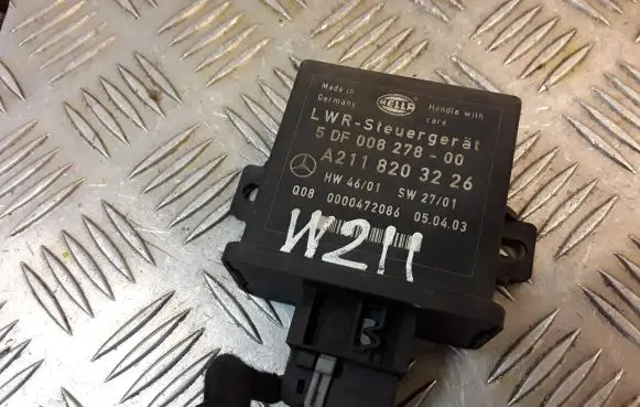 Mercedes-Benz E W211 Light module LCM 2118203226 A2118203226