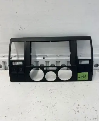 Volkswagen Transporter - Caravelle T5 Radio/GPS head unit trim 7H0857237
