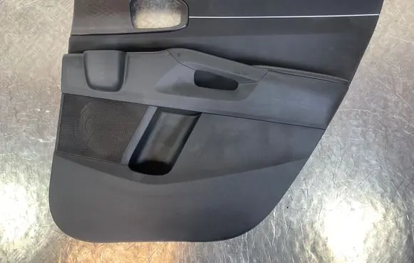 KIA Sorento IV Rear door card panel trim