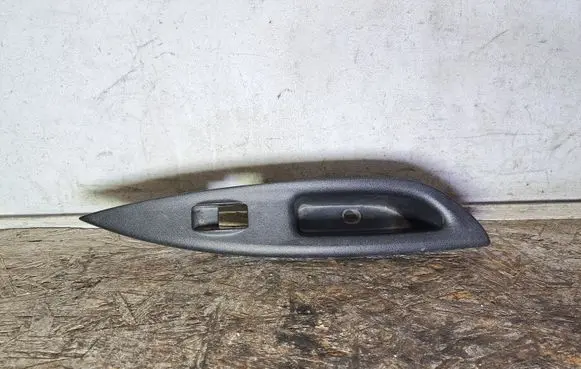 Mazda 6 Electric window control switch GJ6A685L1