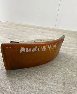 Audi 80 90 B3 Front indicator light 8A0953049