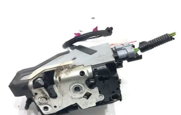 Citroen C3 Picasso Rear door lock