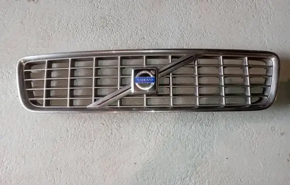 Volvo S80 Front grill 8659947