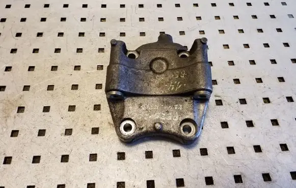 Peugeot 206 Engine mounting bracket 9628584080
