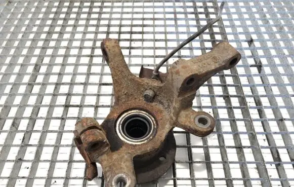 Mercedes-Benz Vito Viano W638 Front wheel hub spindle knuckle