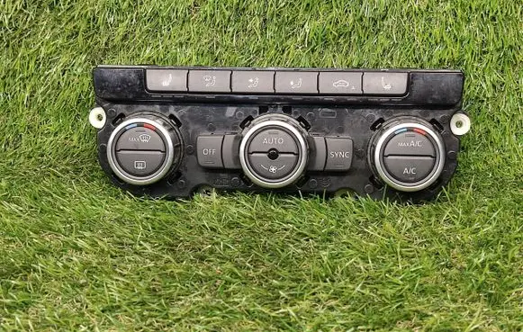 Volkswagen Jetta VI Climate control unit 3AA907044AR 5HB01127711