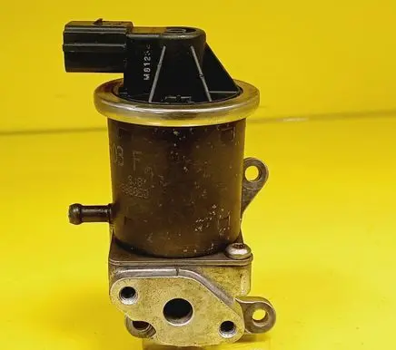 Volkswagen Polo II 86C 2F EGR valve 030131503F 388103