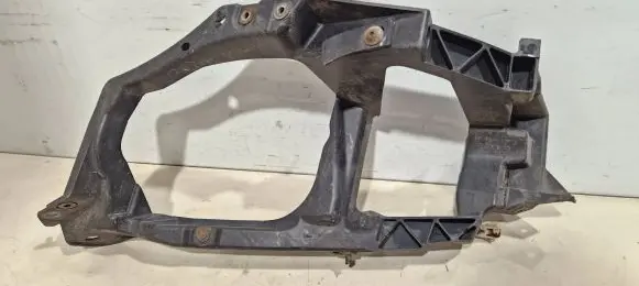 Mitsubishi Colt Headlight/headlamp mounting bracket Mn105059