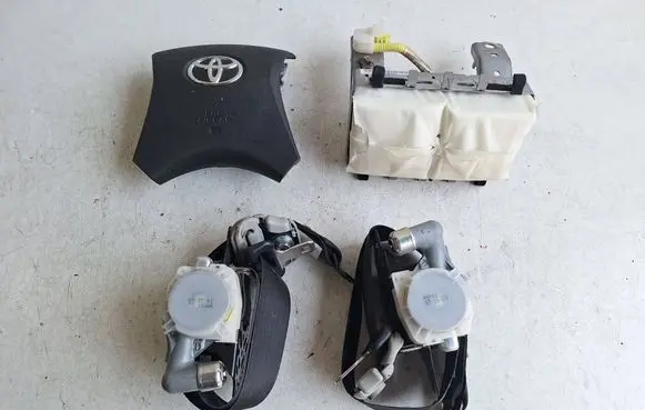 Toyota Hilux (AN10, AN20, AN30) Airbag set