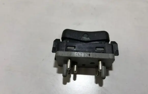 Mercedes-Benz C W202 Seat heating switch 1408209810 501548
