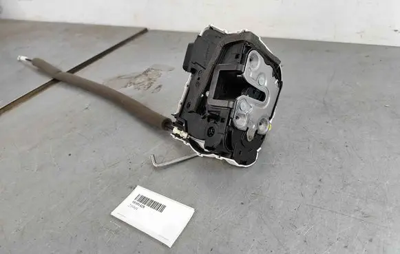 MG MG5 II Rear door lock 10351428