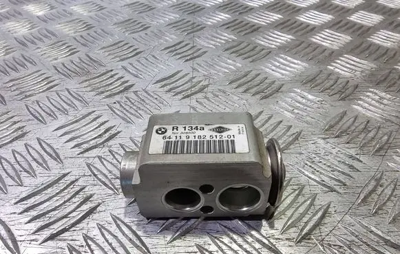 BMW 1 E81 E87 Air conditioning (A/C) expansion valve 9182512 R134A 32850