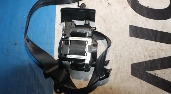 Volvo XC90 Front seatbelt P31675238