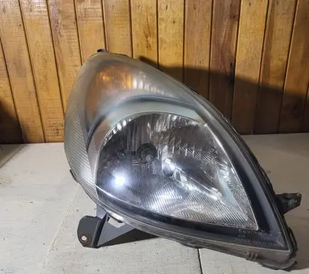Toyota Yaris Headlight/headlamp 0468