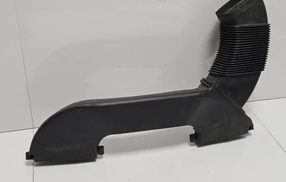 BMW 1 E82 E88 Air intake duct part 7565281 1021198S01