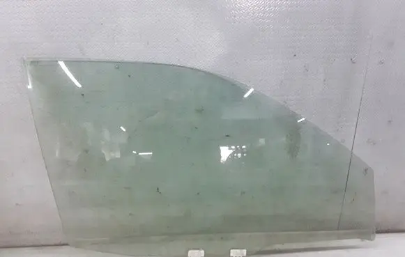 Nissan X-Trail T30 Front door window glass four-door
