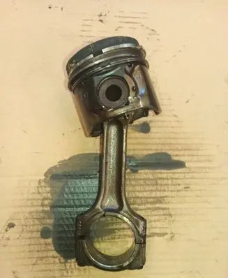 Peugeot 607 Piston with connecting rod 