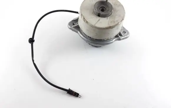 Mercedes-Benz S W222 Engine mount bracket A2222407217