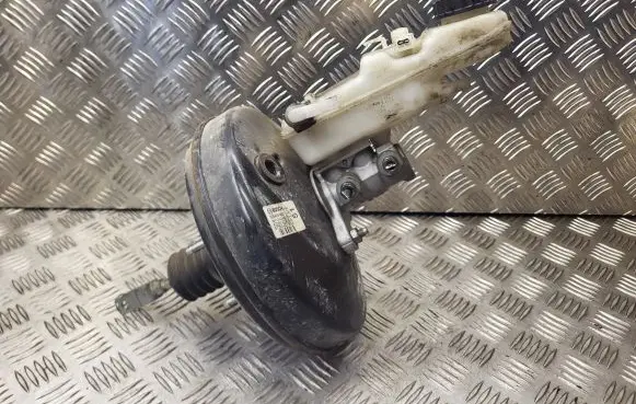 Toyota Auris 150 Brake booster 0204051451