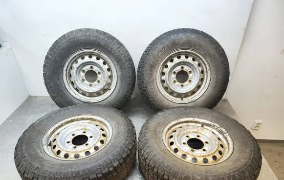 Isuzu D-Max R15 steel rim 