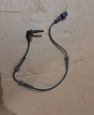 Renault Clio IV ABS brake wheel speed sensor 479107405R
