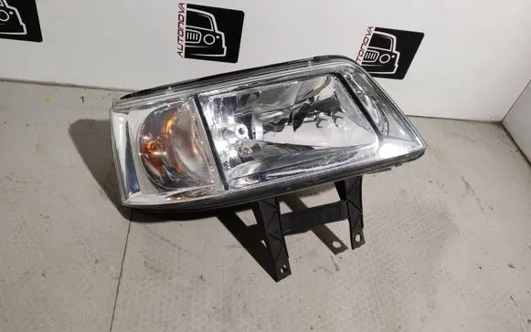 Volkswagen Transporter - Caravelle T5 Headlight/headlamp 0301191302 13661367 02A011900HC